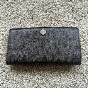 Michael Kors Jet Set Travel Large Signature Logo Continental Wallet